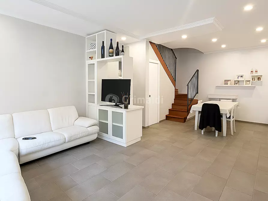 Immagine 4 di Trilocale in vendita  in Via Leonida Rech 58 a Roma