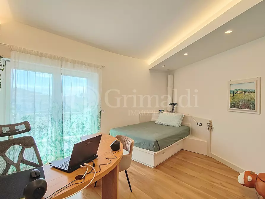 Immagine 37 di Villa in vendita  a Anzio