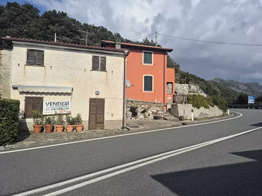 Immagine 2 di Bilocale in vendita  in Strada Statale 1 7 a Deiva Marina