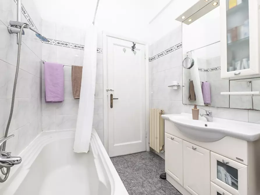 Immagine 18 di Appartamento in vendita  in Via Piacenza 2 a Sestri Levante