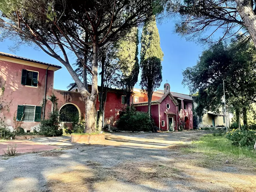 Immagine 1 di Villa in vendita  in Stagno a Collesalvetti