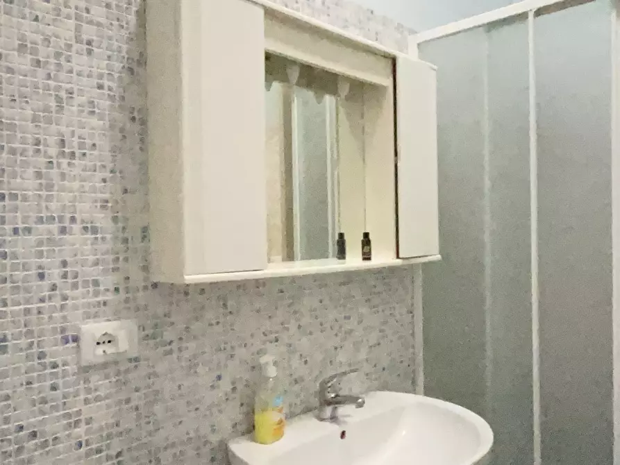 Immagine 29 di Pentalocale in vendita  a Livorno