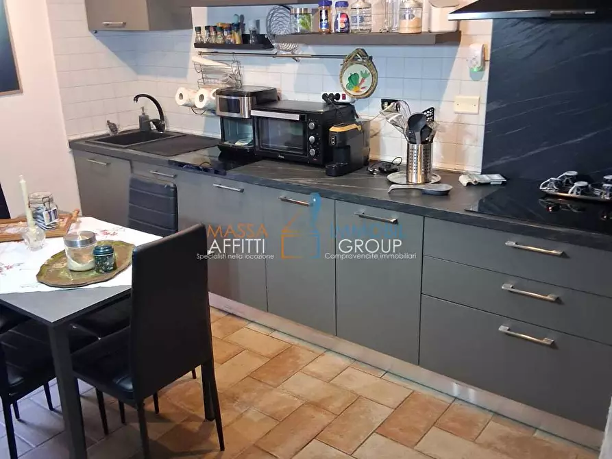 Immagine 1 di Trilocale in vendita  in Via Cavour 17B a Carrara