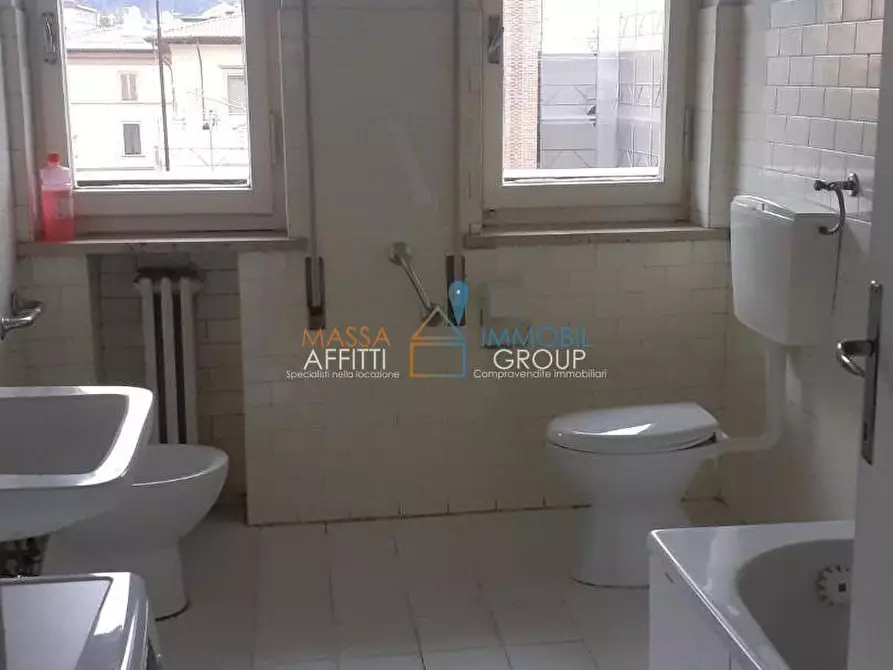 Immagine 6 di Quadrilocale in vendita  in Viale Eugenio Chiesa 7 a Massa