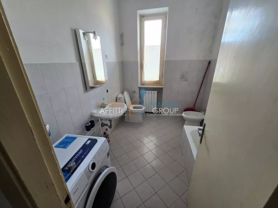 Immagine 14 di Pentalocale in affitto  in Via Giuseppe Garibaldi 10 a Carrara