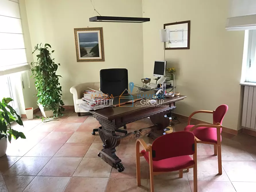 Immagine 1 di Ufficio in affitto  in Largo Giacomo Matteotti 6 a Massa