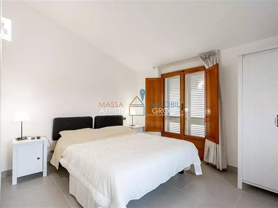Immagine 10 di Porzione di casa in vendita  in Viale Marina 114 a Montignoso