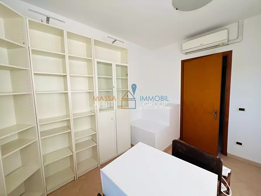 Immagine 20 di Villetta a schiera in vendita  in Via Due Madonne 32 a Massa