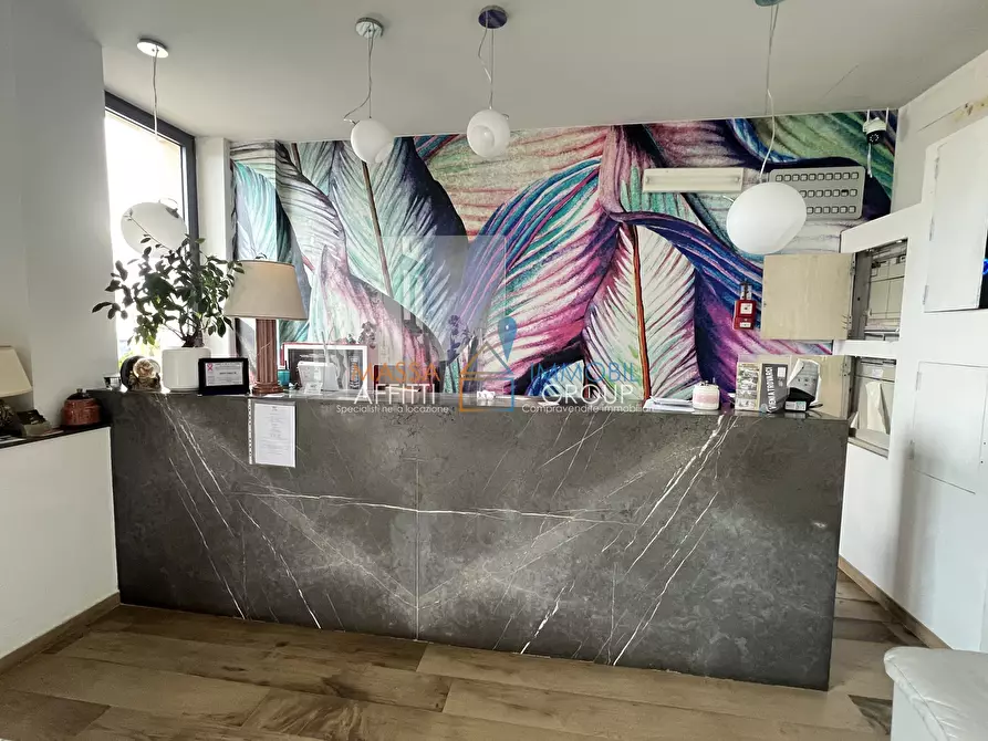 Immagine 2 di Palazzo in vendita  in Viale Ermenegildo Pistelli 70 a Camaiore