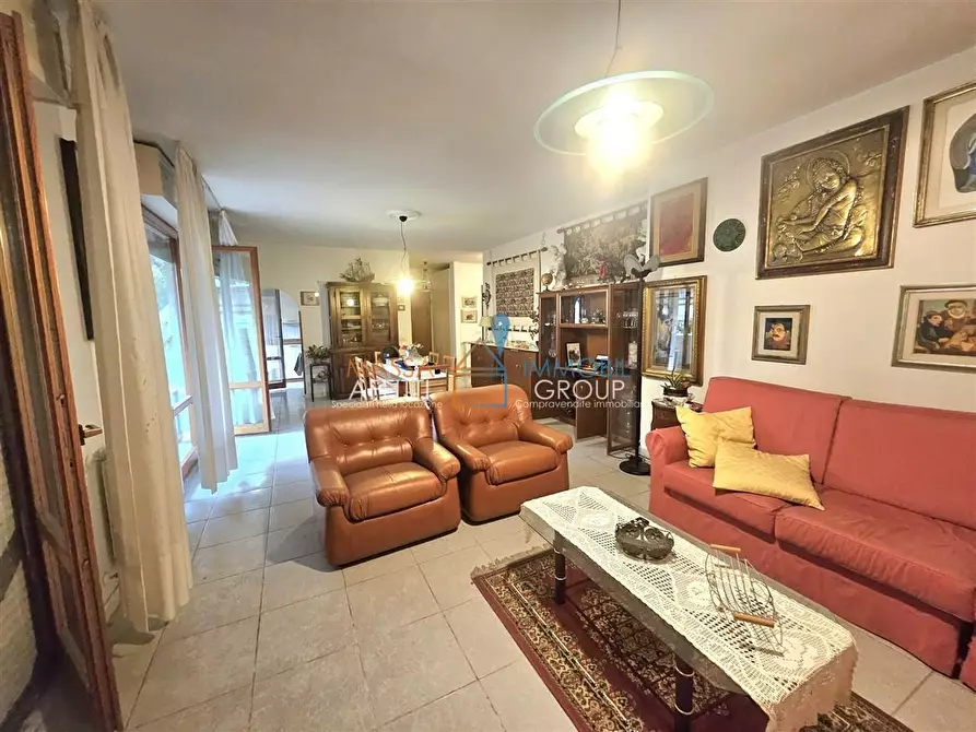 Immagine 2 di Pentalocale in vendita  in Via dell'Acqua 200 a Massa