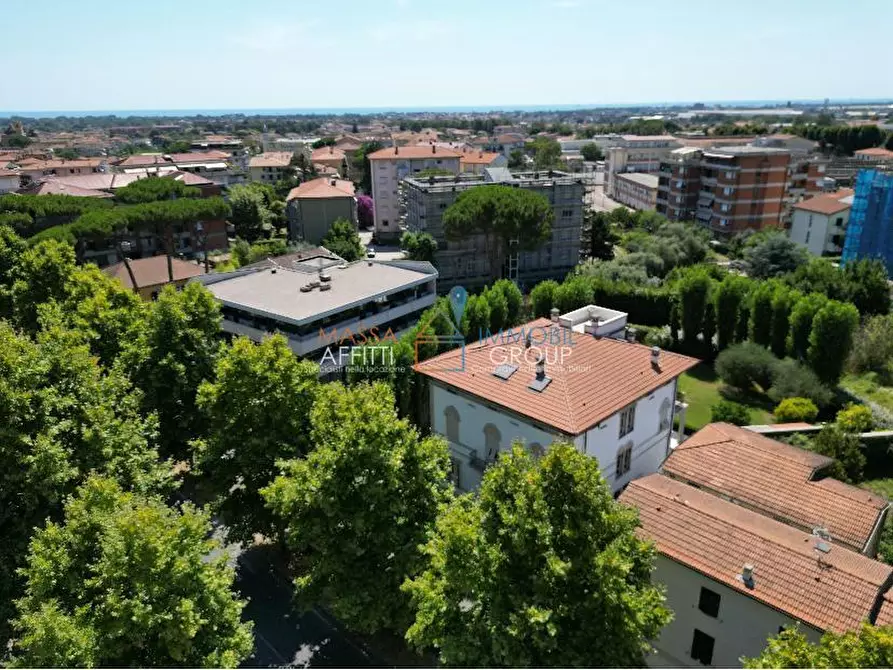 Immagine 6 di Villa in vendita  in Viale Stazione 54 a Massa