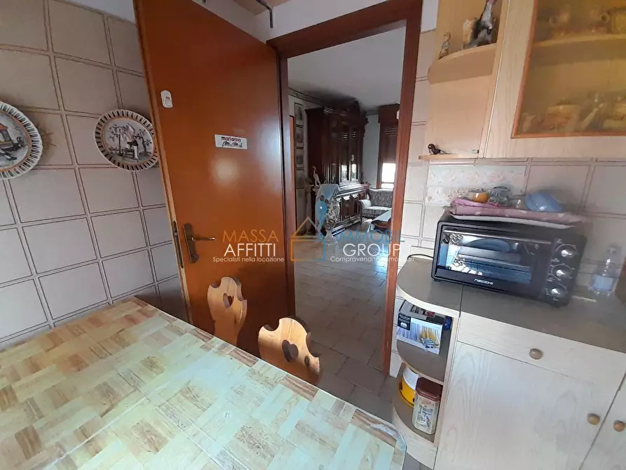 Immagine 9 di Quadrilocale in vendita  in Via Lungobrugiano 58 a Massa