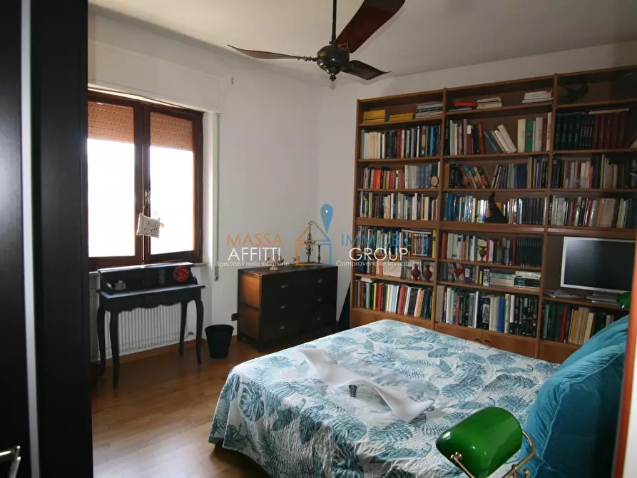 Immagine 11 di Pentalocale in vendita  in Via dei Mille 59 a Carrara