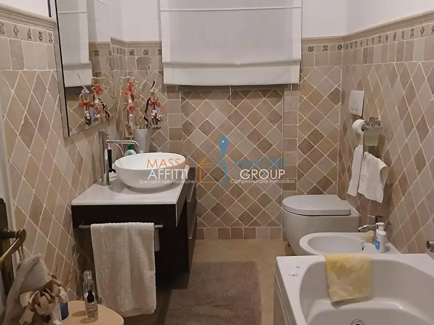 Immagine 17 di Quadrilocale in vendita  in Viale Stazioni 61 a Massa