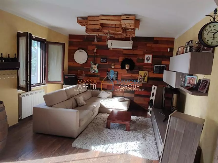 Immagine 1 di Porzione di casa in vendita  in Via Celia 11 a Massa