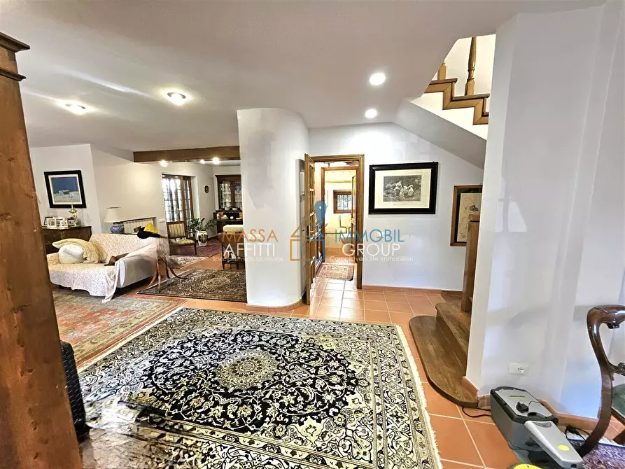 Immagine 13 di Villa in vendita  in Viale Stazione 104 a Massa