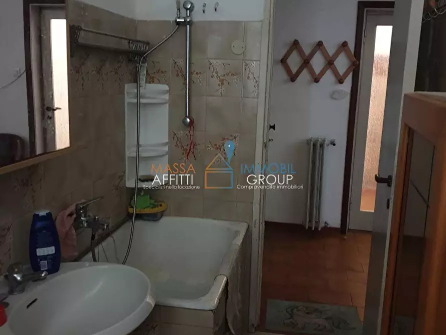 Immagine 28 di Appartamento in vendita  in Viale Roma 55 a Massa