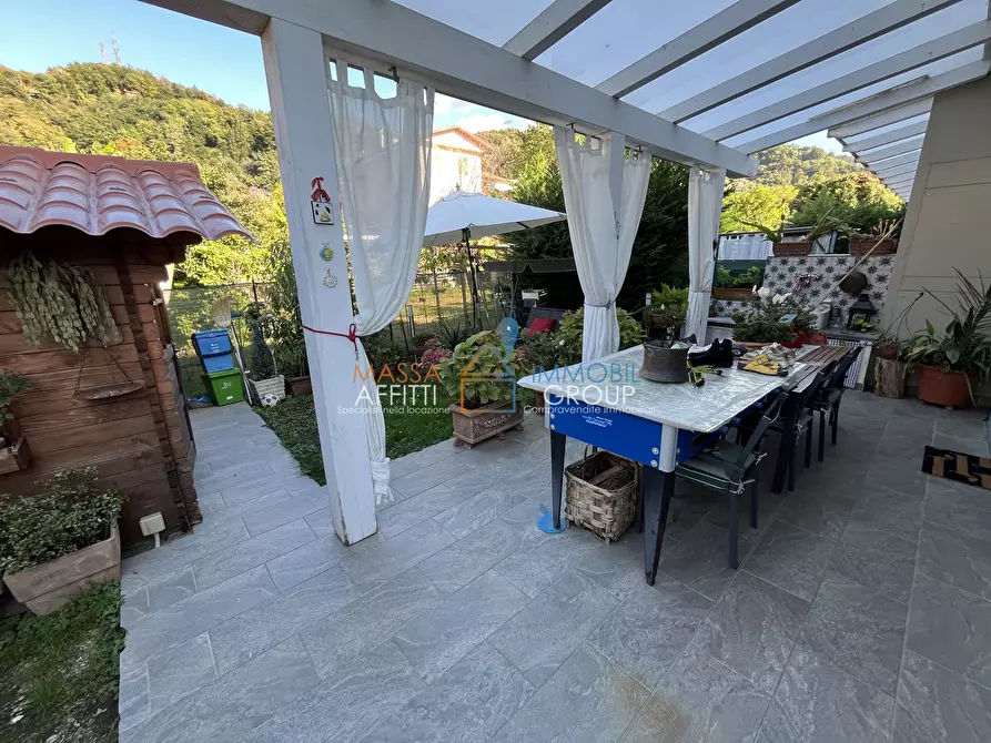 Immagine 2 di Villetta a schiera in vendita  in Via Felice Cavallotti 100 a Massa