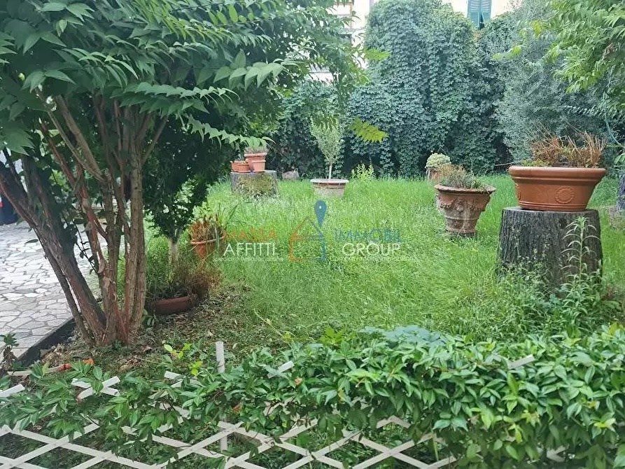 Immagine 10 di Villa in vendita  in Viale XX Settembre 247N a Carrara