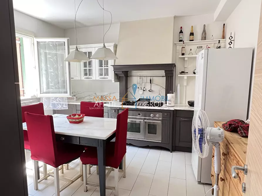 Immagine 10 di Pentalocale in vendita  in Vicolo Pietro Tacca 19 a Carrara