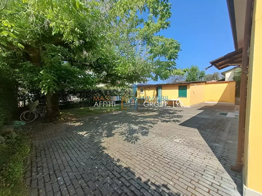 Immagine 3 di Casa indipendente in vendita  in Via Pietrasanta 66 a Massa
