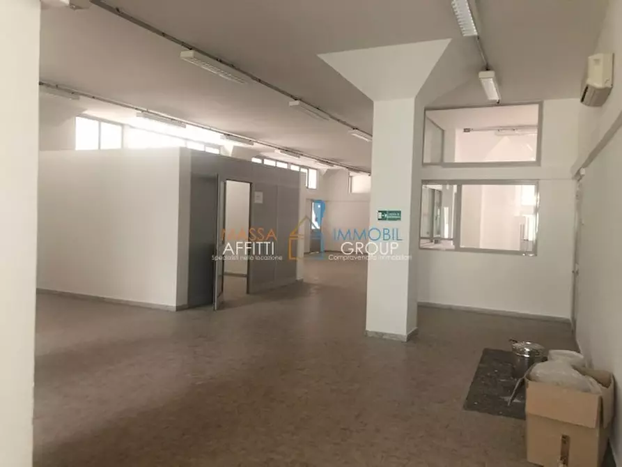Immagine 8 di Ufficio in affitto  in Via Democrazia 7 a Massa