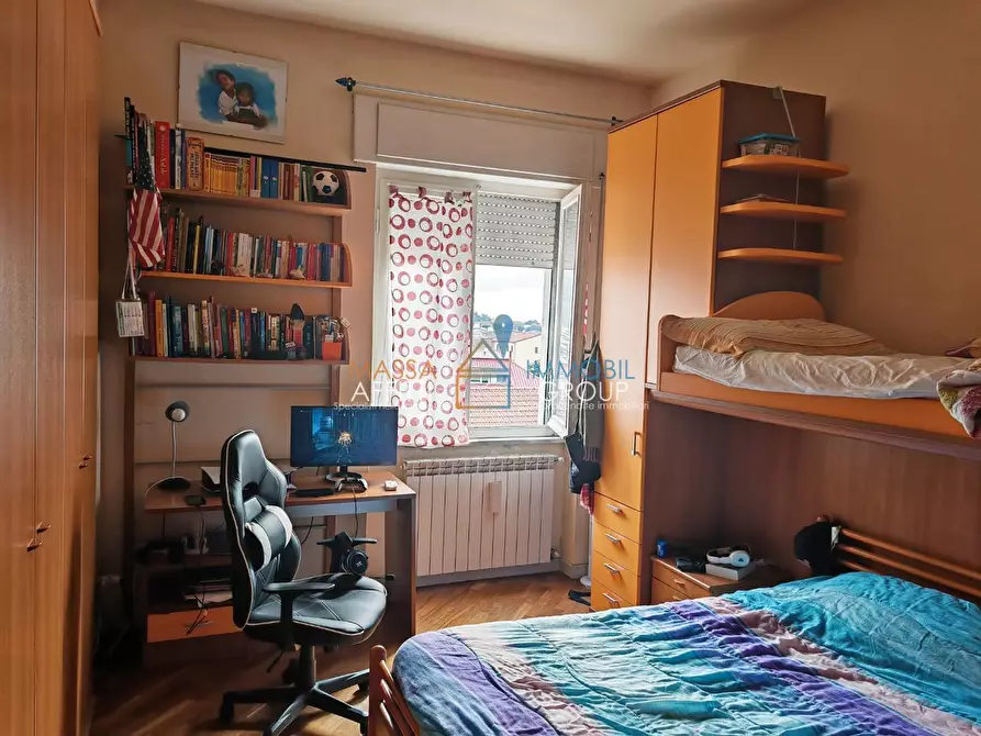 Immagine 13 di Quadrilocale in vendita  in Via Democrazia 21b a Massa