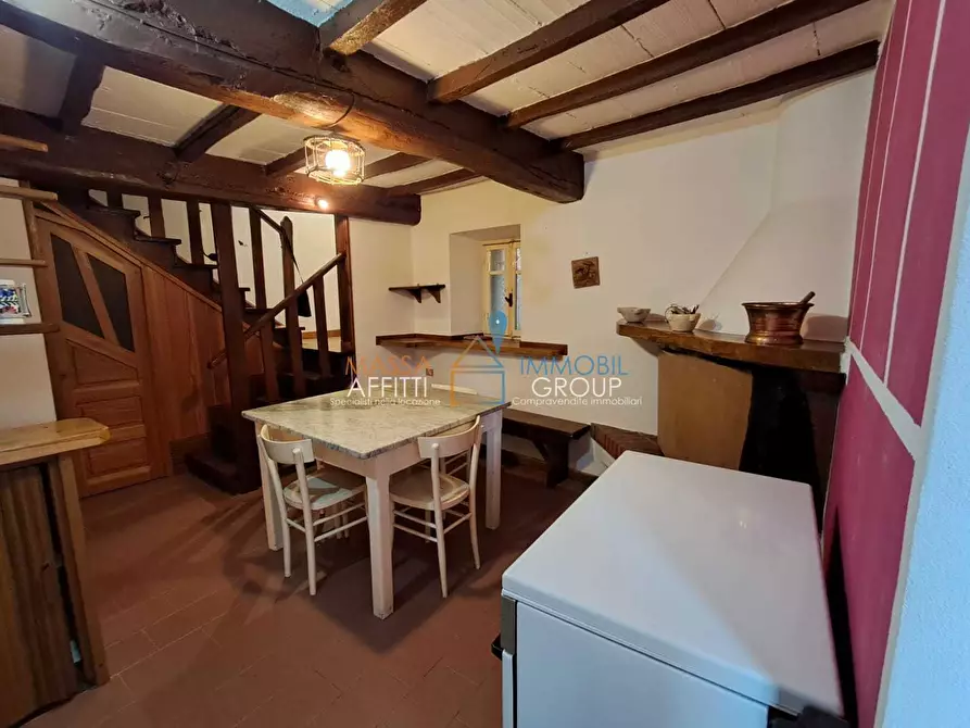 Immagine 8 di Porzione di casa in vendita  in Via dei Colli 141 a Massa