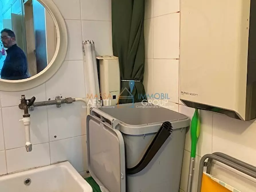 Immagine 6 di Locale commerciale in affitto  in Via Don Minzoni 1a a Carrara