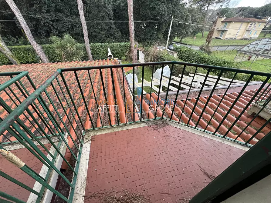 Immagine 10 di Porzione di casa in vendita  in Via dei Lecci 3 a Massa