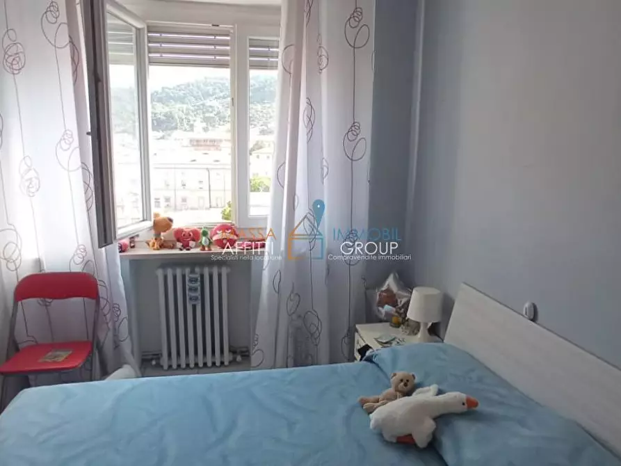 Immagine 13 di Pentalocale in vendita  in Via Democrazia 3 a Massa