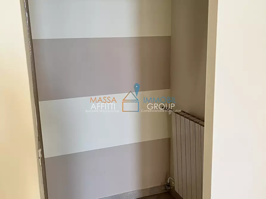 Immagine 6 di Locale commerciale in affitto  in Via Democrazia 42 a Massa