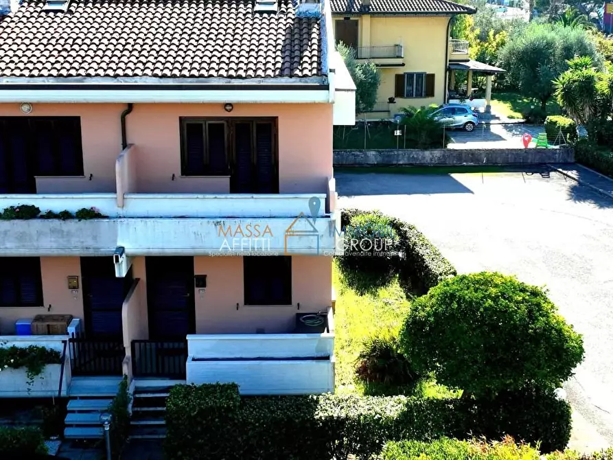 Immagine 1 di Villetta a schiera in vendita  in Via Pisa 12 a Massa