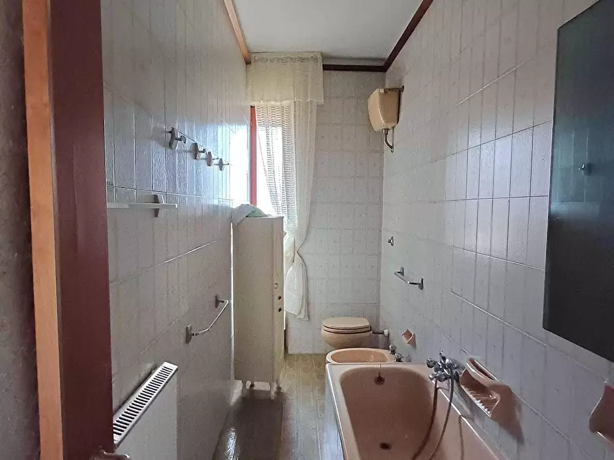 Immagine 43 di Quadrilocale in vendita  in Vico della Conceria 20 a Alassio