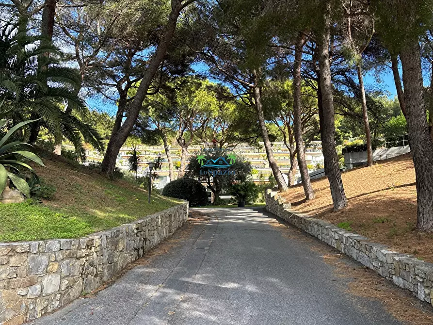 Immagine 27 di Bilocale in vendita  in Via Aurelia 48 a Andora