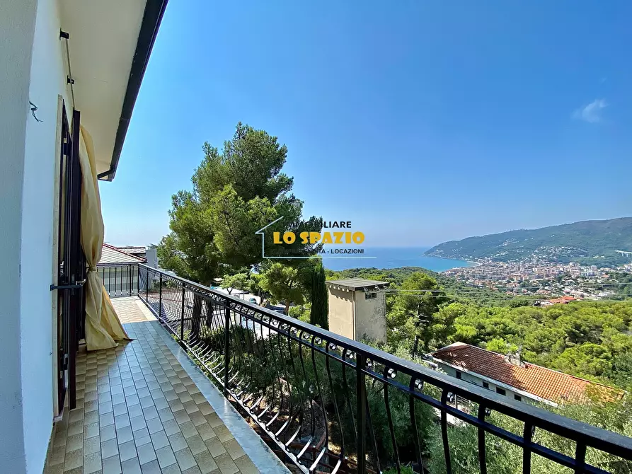Immagine 9 di Villa in vendita  in via soprana 21 a Andora