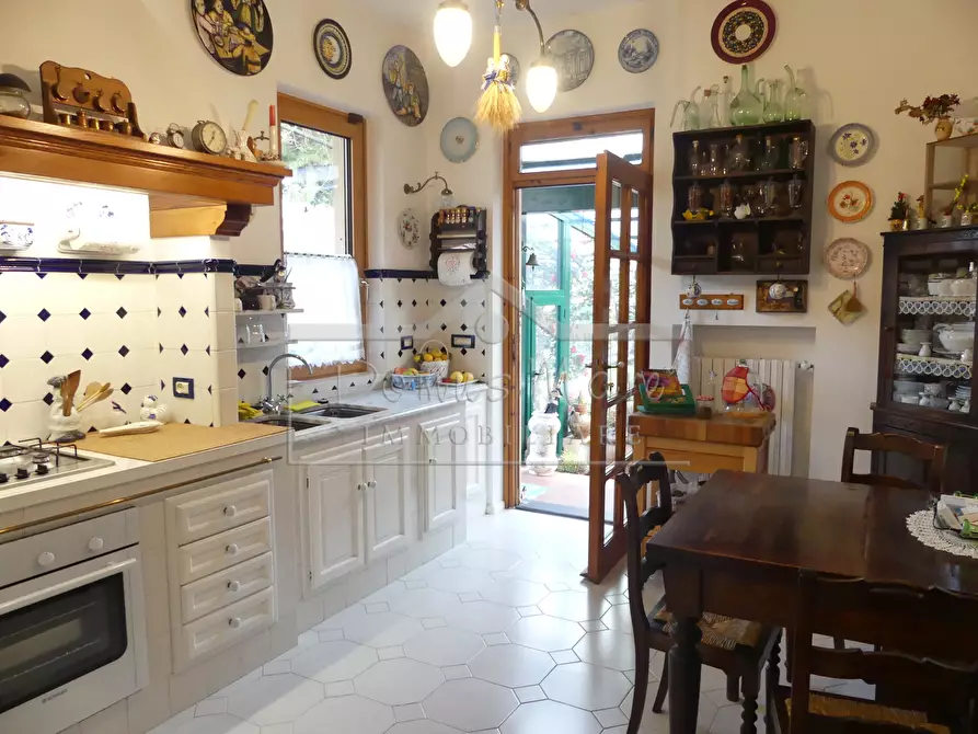 Immagine 6 di Pentalocale in vendita  a Albisola Superiore