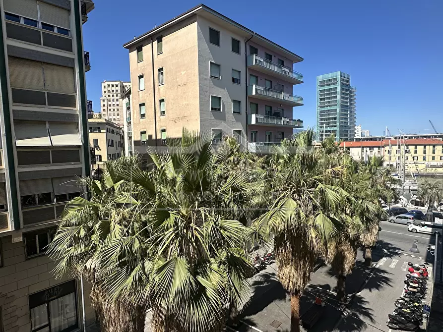 Immagine 2 di Pentalocale in vendita  in Via Orefici 3 a Savona