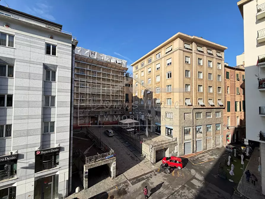 Immagine 4 di Pentalocale in vendita  in Via Orefici 3 a Savona