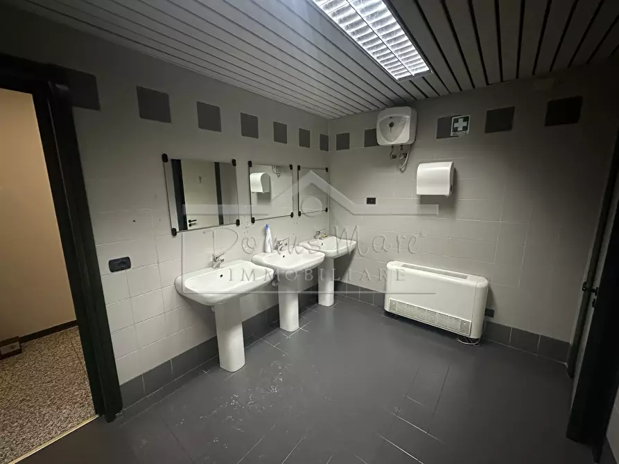 Immagine 18 di Ufficio in affitto  in via bartolomeo guidobono 137 r a Savona