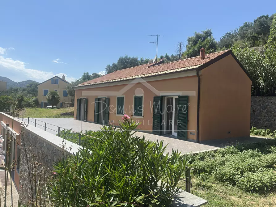 Immagine 7 di Villa in vendita  in Via Laiolo 50 a Spotorno