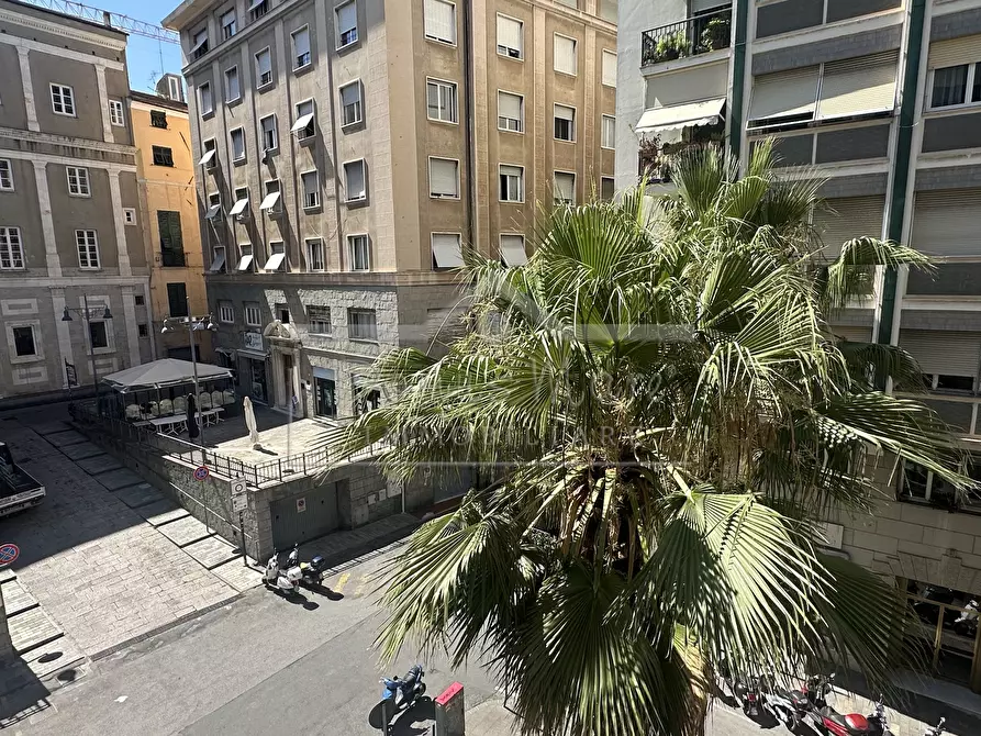 Immagine 5 di Pentalocale in vendita  in Via Orefici 3 a Savona