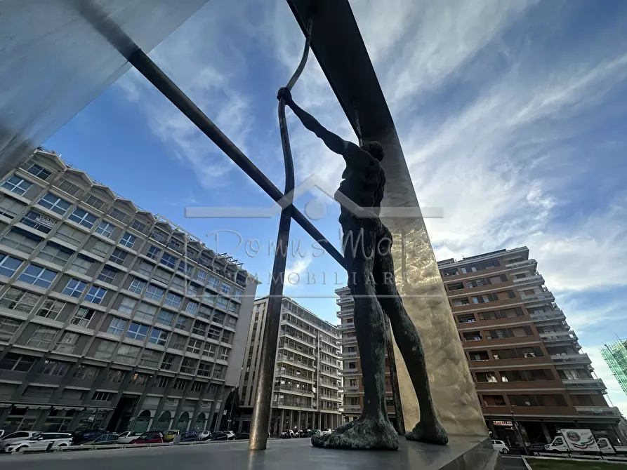 Immagine 1 di Pentalocale in vendita  in PIAZZA MARTIRI 6 a Savona