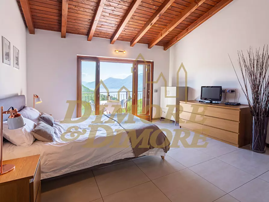 Immagine 9 di Villetta a schiera in vendita  a Luino