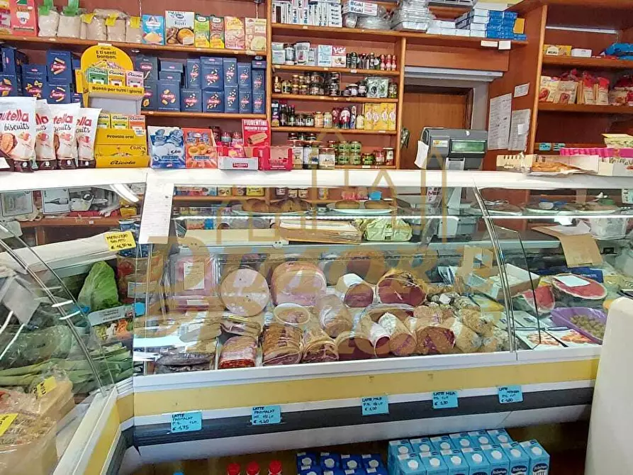 Immagine 5 di Locale commerciale in vendita  a Premosello-Chiovenda
