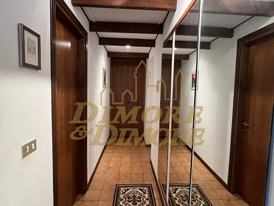 Immagine 28 di Quadrilocale in vendita  a Maccagno Con Pino E Veddasca