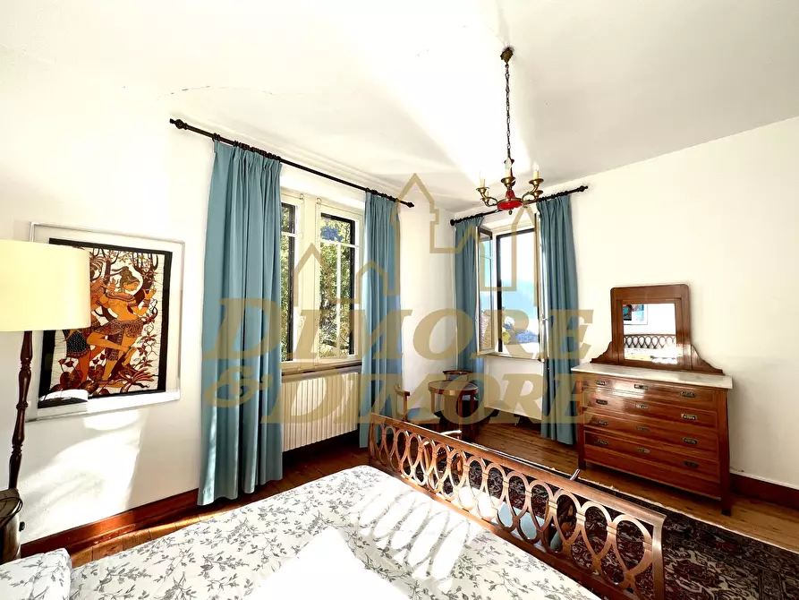 Immagine 38 di Villa in vendita  in Viale Garibaldi 68 a Maccagno Con Pino E Veddasca