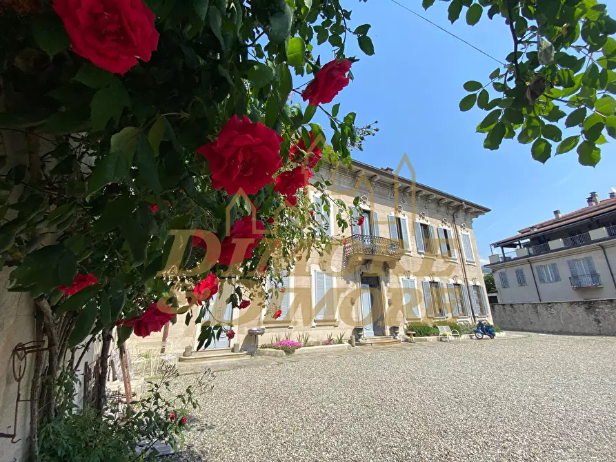 Immagine 1 di Villa in vendita  in via felice cavallotti a Verbania