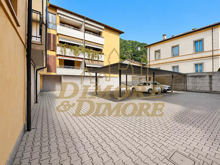 Immagine 29 di Appartamento in vendita  in Viale Garibaldi 19 a Maccagno Con Pino E Veddasca