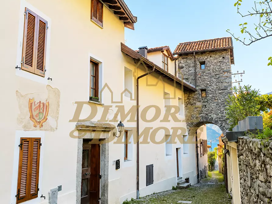 Immagine 13 di Bilocale in vendita  in Via Privata Gabella 7 a Maccagno Con Pino E Veddasca